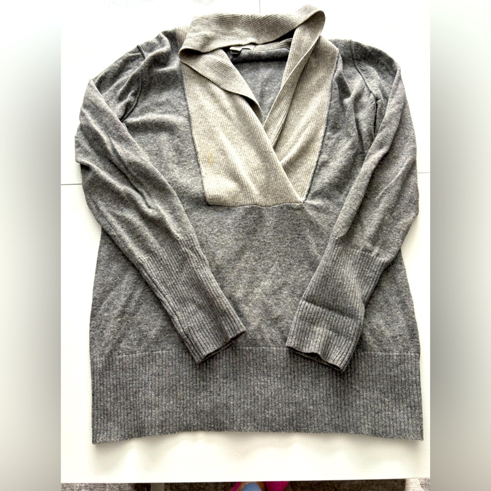 Banana Republic Grey Luxury Cashmere Blend Pullover Sweater Size S - Picture 1 of 6